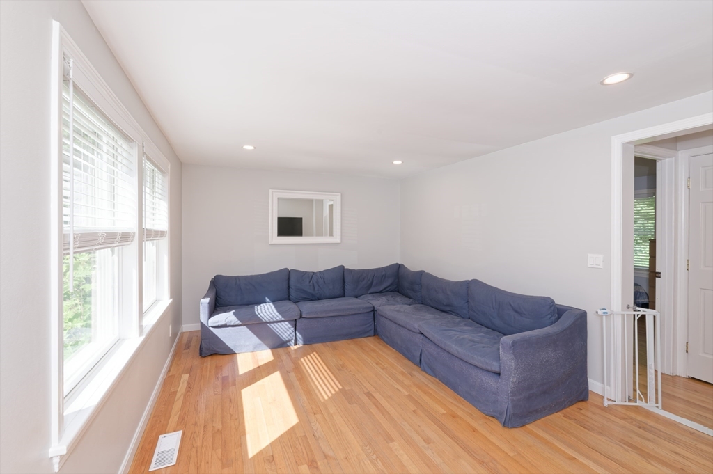 24 Woodland Road Uxbridge, MA 01569 - Photo 10 of 35