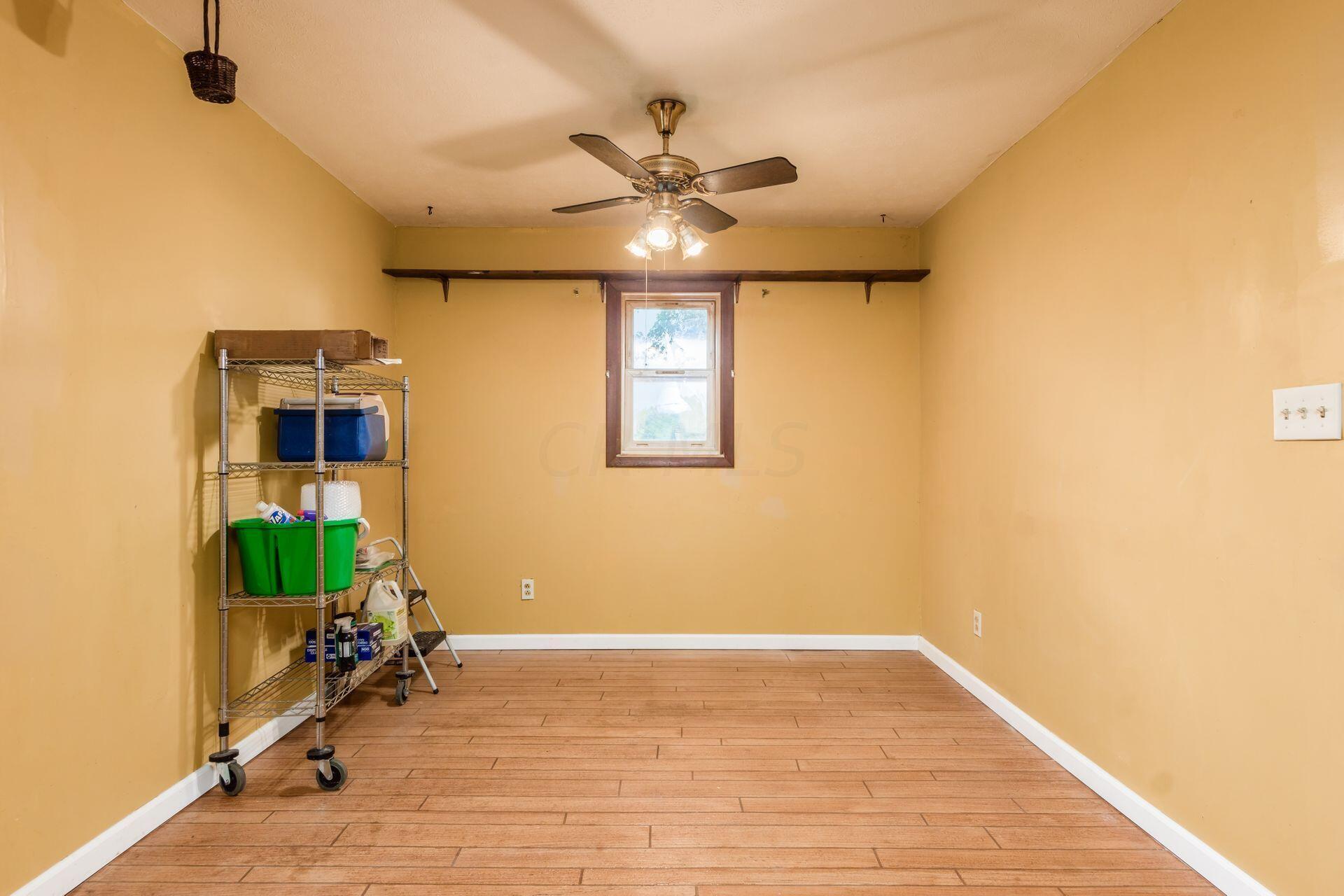 8526 State Rte 207 Mount Sterling, OH 43143 - Photo 14 of 33 Dining room