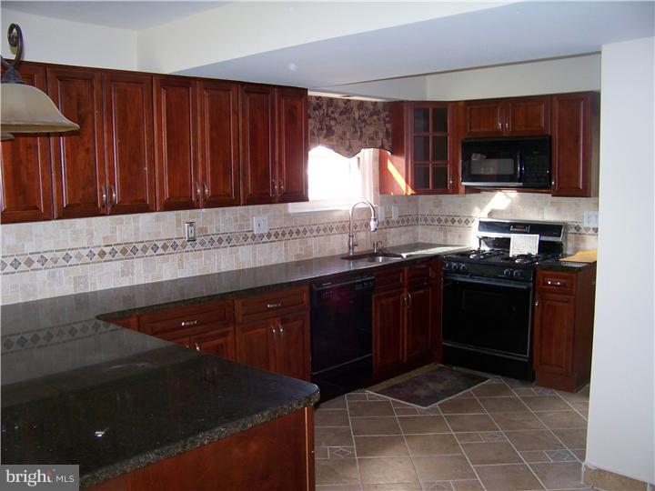 13 Hartford Road Clementon, NJ 08021 - Photo 3 of 15 Kitchen