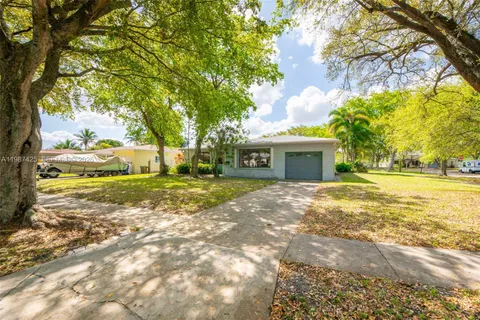 $550,000 | 5726 Madison Street, Hollywood, FL 33023