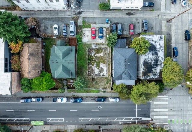 $1,829,700 | 5039 11th Avenue Northeast, Seattle, WA 98105