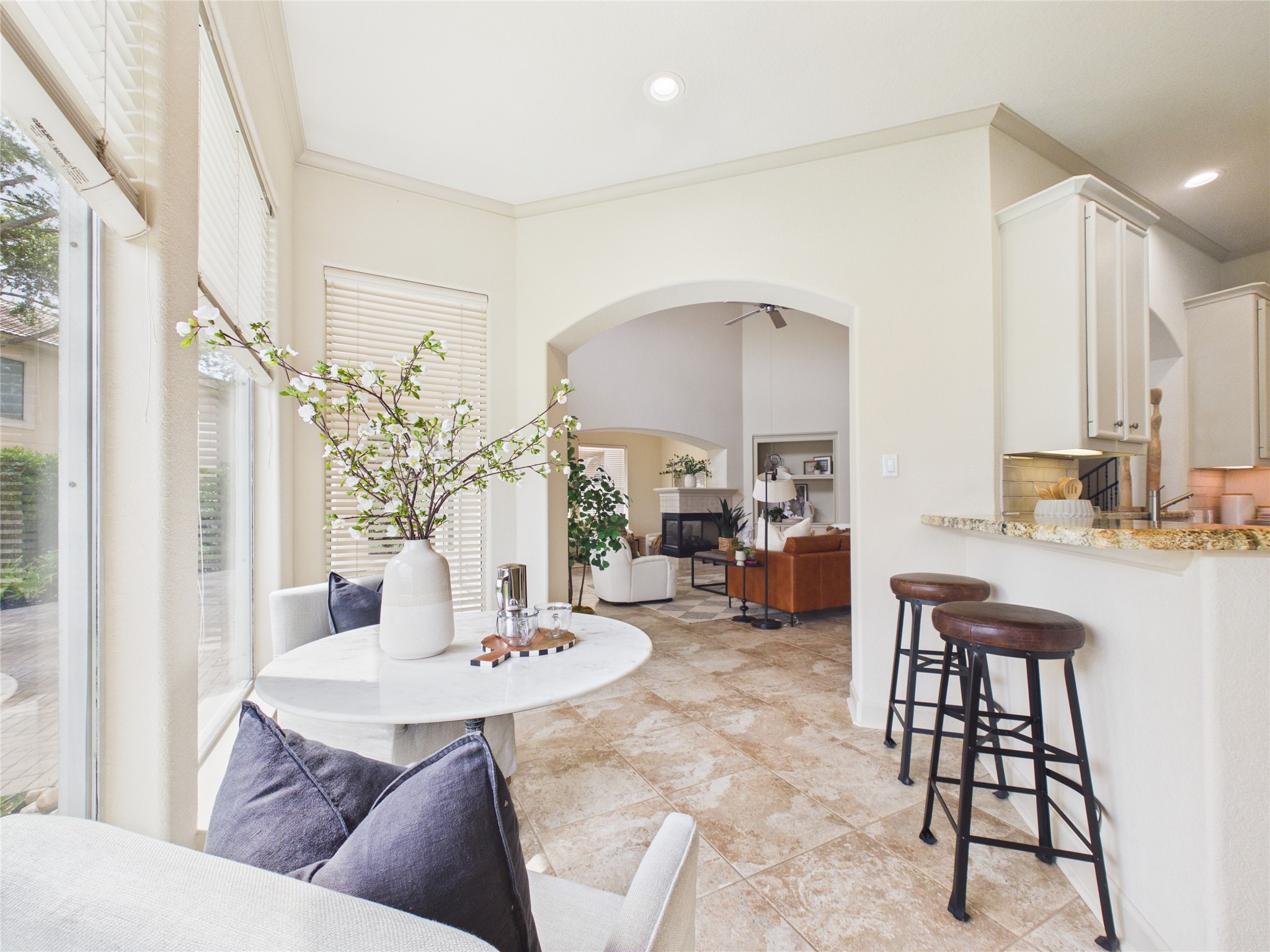 403 Harborside Way Kemah, TX 77565 - Photo 14 of 39 This home has many seating area options and a great flow connecting everyone together