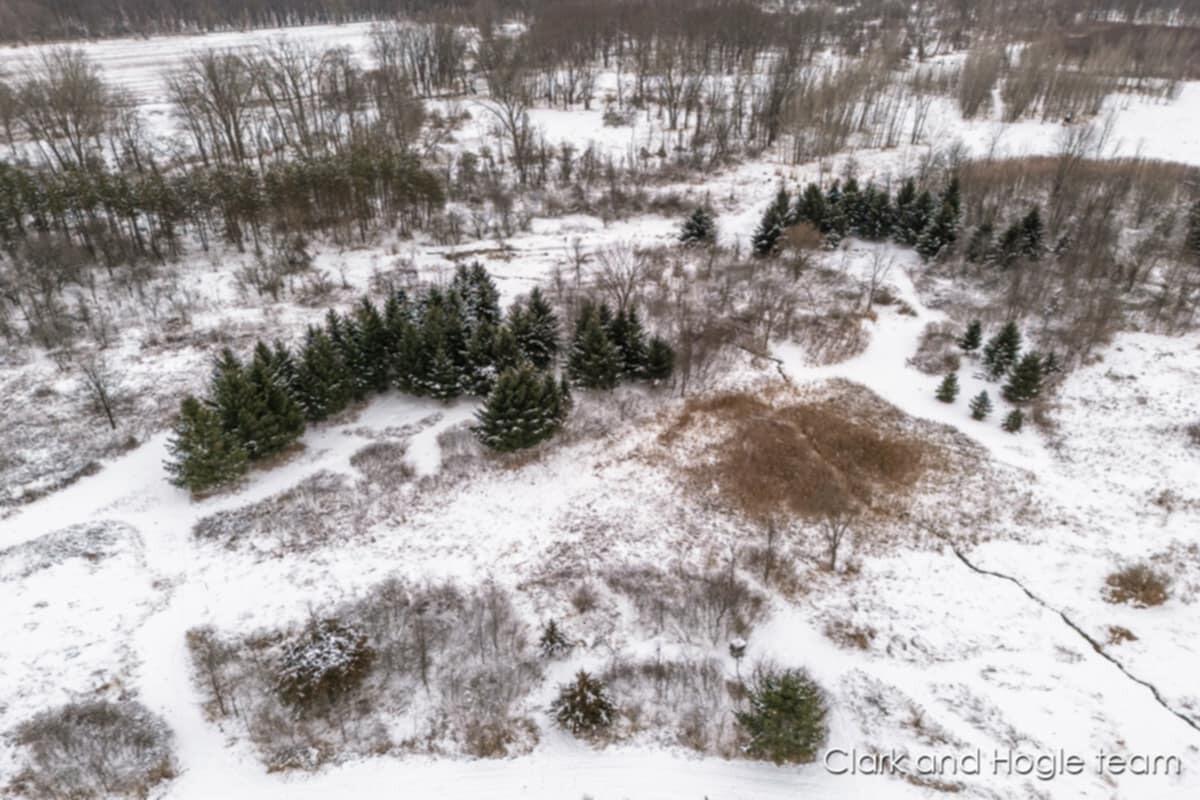 11670 Jessup Road Muir, MI 48860 - Photo 3 of 13 44f80cee-e51f-4c80-8fac-1122e388415e