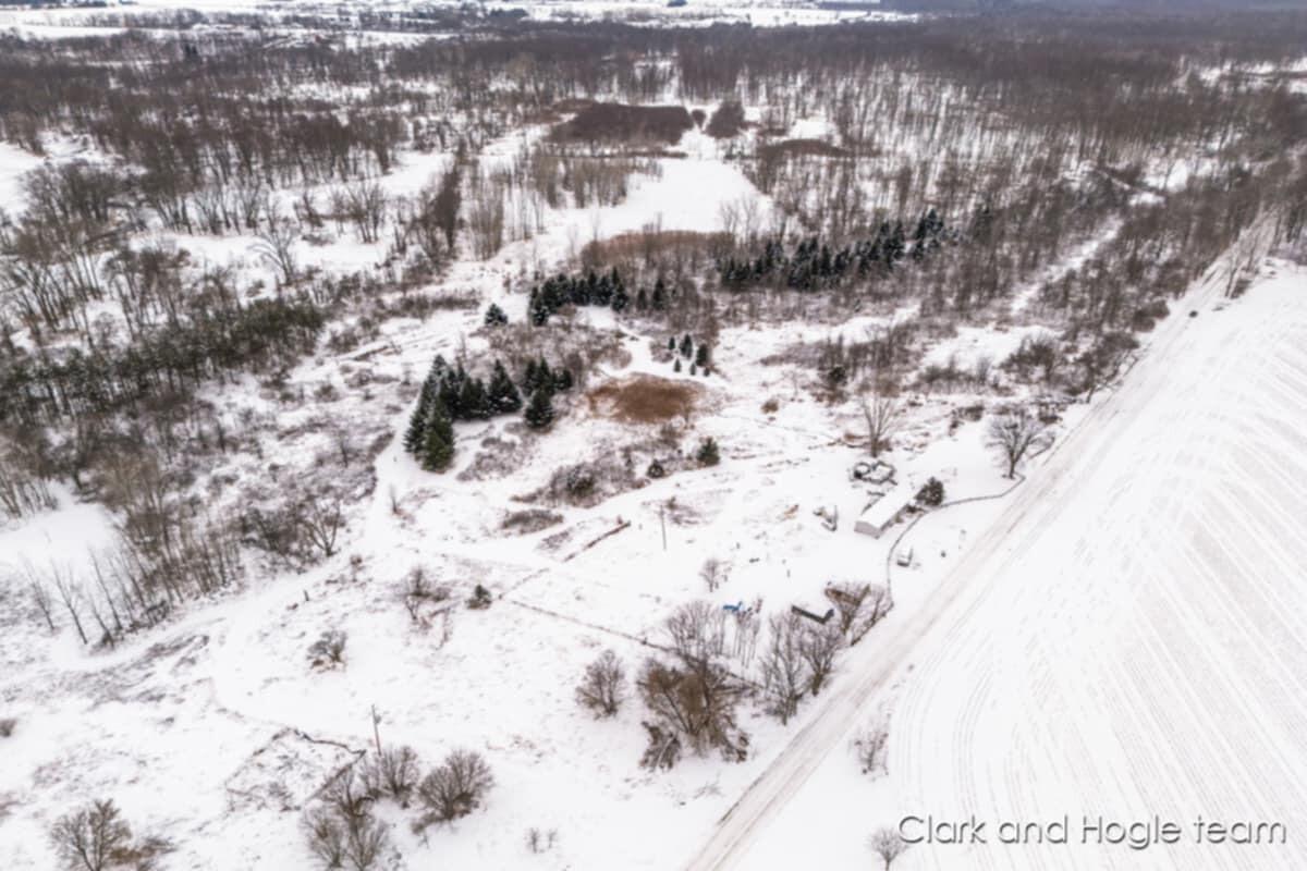 11670 Jessup Road Muir, MI 48860 - Photo 10 of 13 3b13a7ed-d634-4438-b456-c51dcf6ea1ad