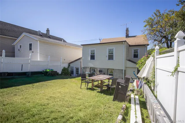 a house view with a outdoor space