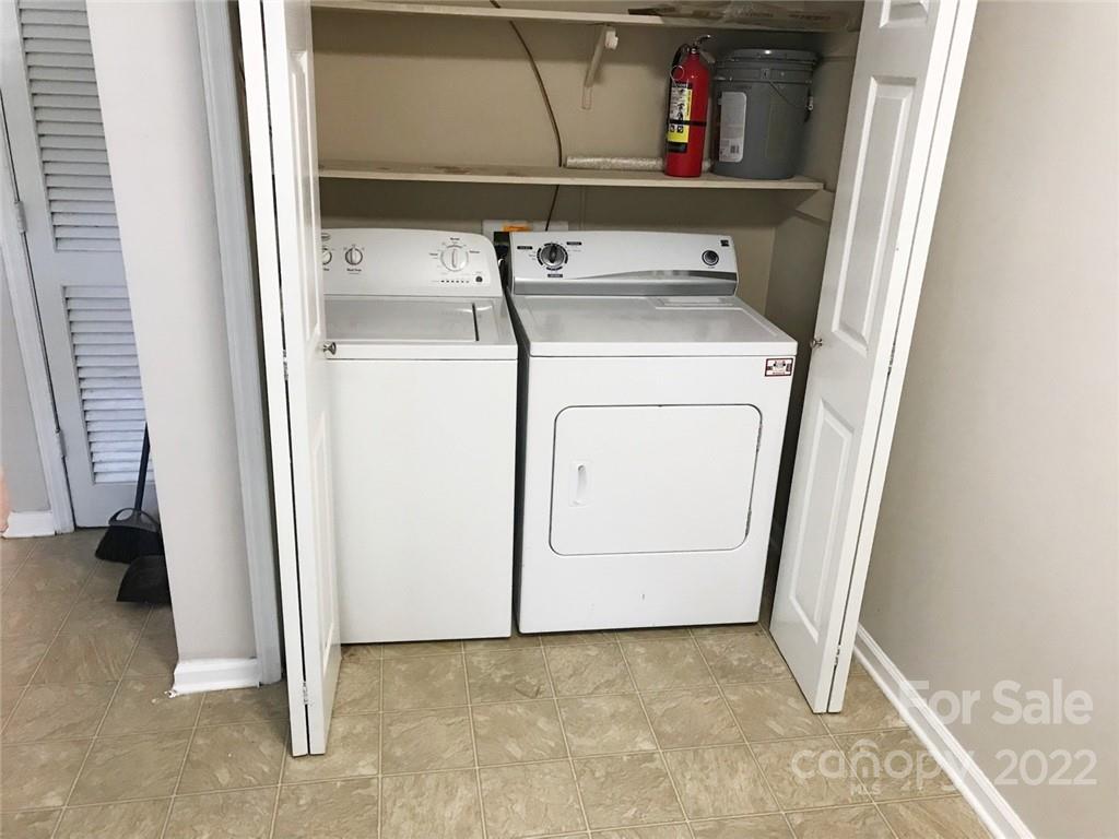 1933 Ebenezer Road Rock Hill, SC 29732 - Photo 3 of 14 a utility room with dryer and washer
