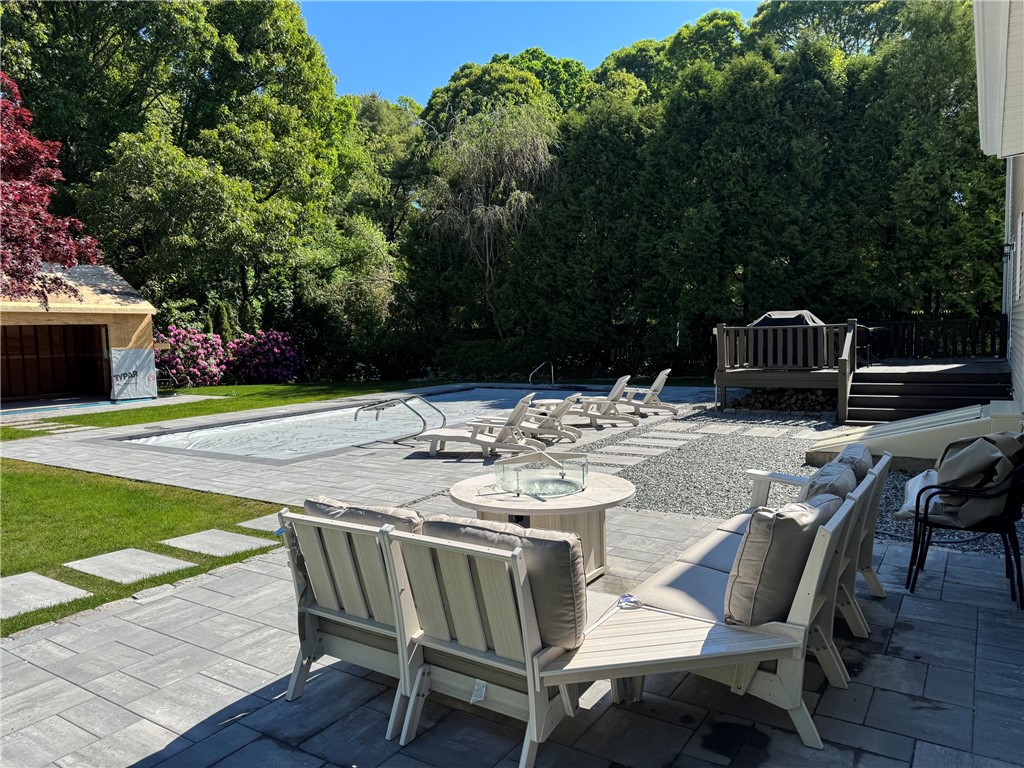 25 Sycamore Drive Westerly, RI 02891 - Photo 18 of 21