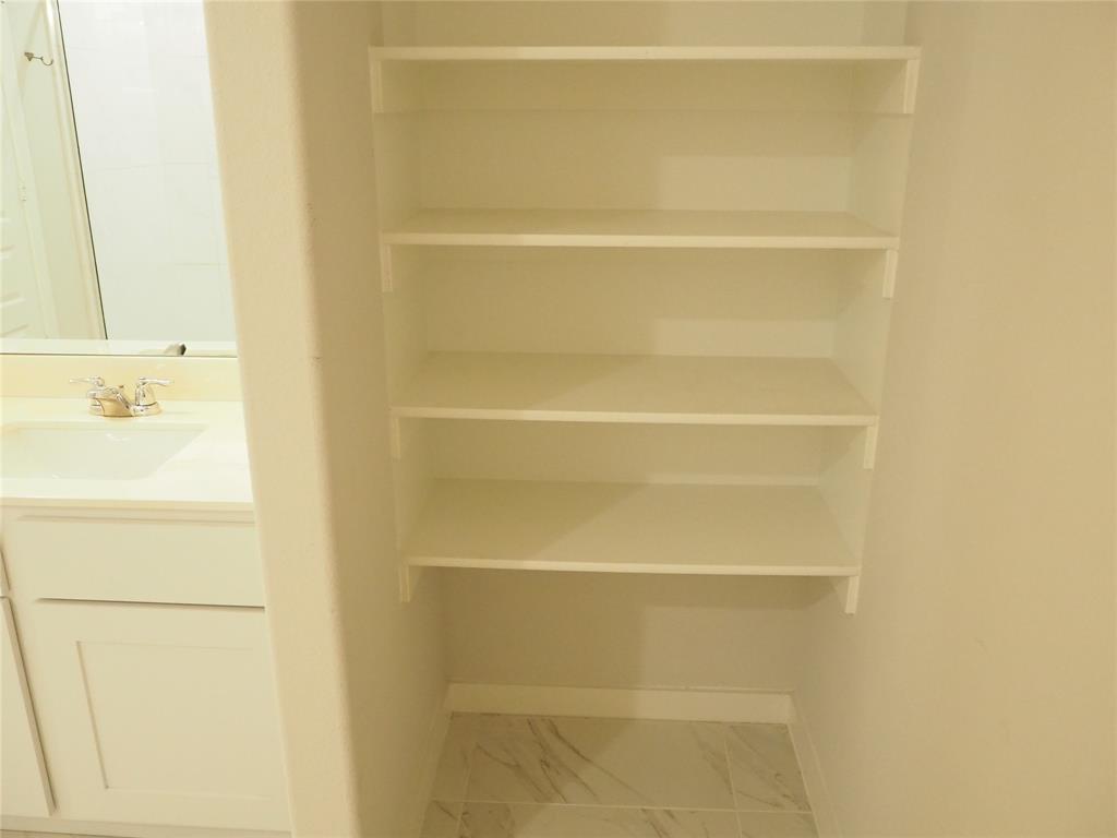 2502 Sun Grove Road Melissa, TX 75454 - Photo 19 of 40 a bathroom with a bathtub