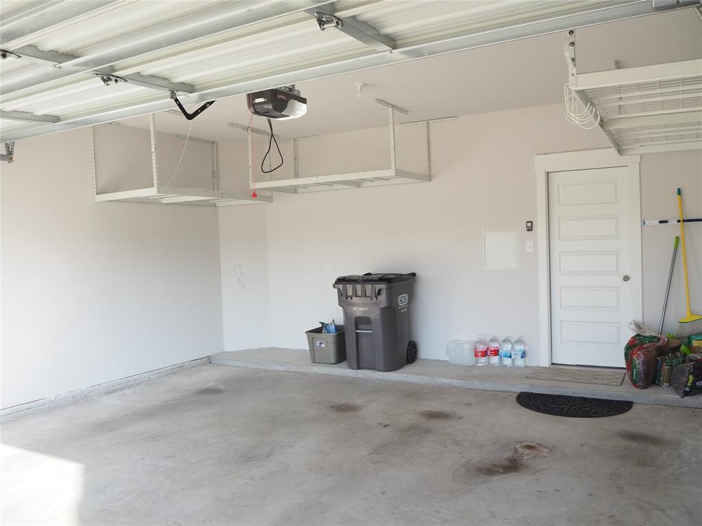 2502 Sun Grove Road Melissa, TX 75454 - Photo 36 of 40 a bathroom with a sink and a mirror