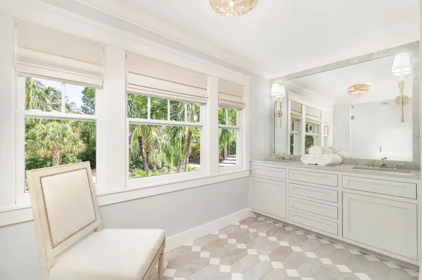 $50,000 | 142 Seabreeze Avenue, Palm Beach, FL 33480