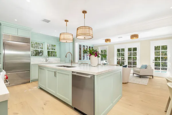 $50,000 | 142 Seabreeze Avenue, Palm Beach, FL 33480