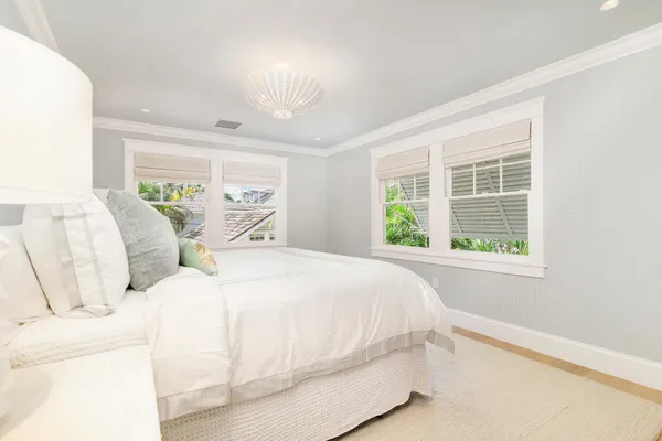 $50,000 | 142 Seabreeze Avenue, Palm Beach, FL 33480
