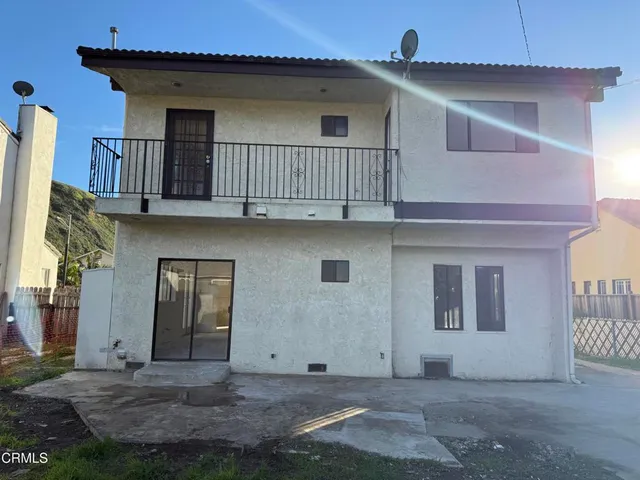 $700,000 | 175 East Lewis Street, Ventura, CA 93001