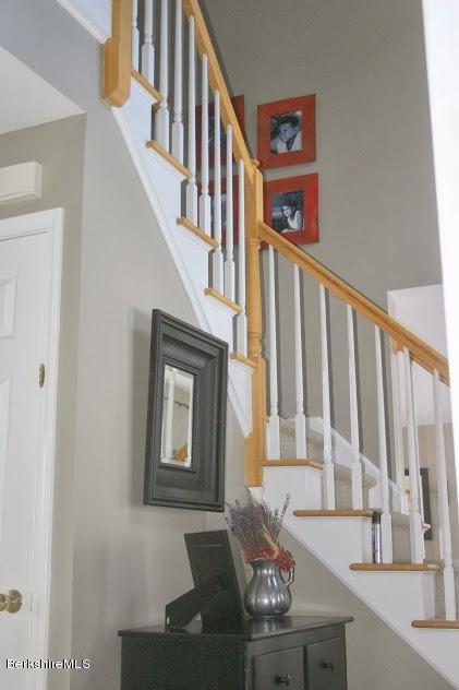 471 South Undermountain Road Sheffield, MA 01257 - Photo 6 of 17 6entry