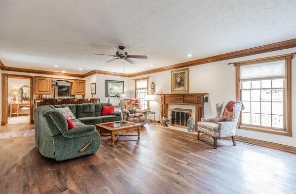 $750,000 | 10520 Wilmington Drive, Evansville, IN 47725
