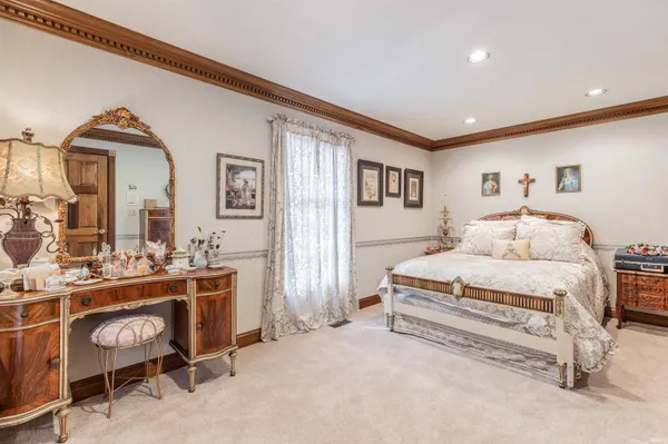 $750,000 | 10520 Wilmington Drive, Evansville, IN 47725