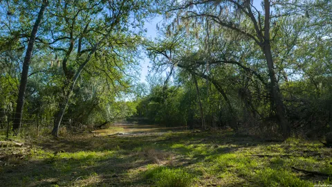$966,000 | 18000 Fm 791, Campbellton, TX 78008