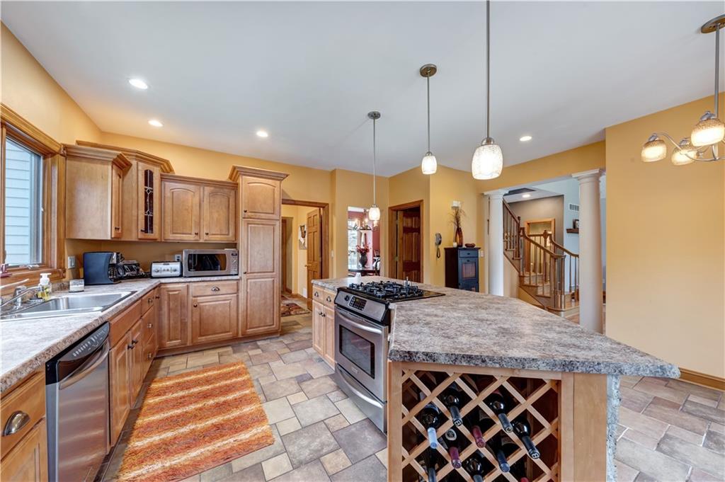 5624 Aiken Road McKees Rocks, PA 15136 - Photo 10 of 25