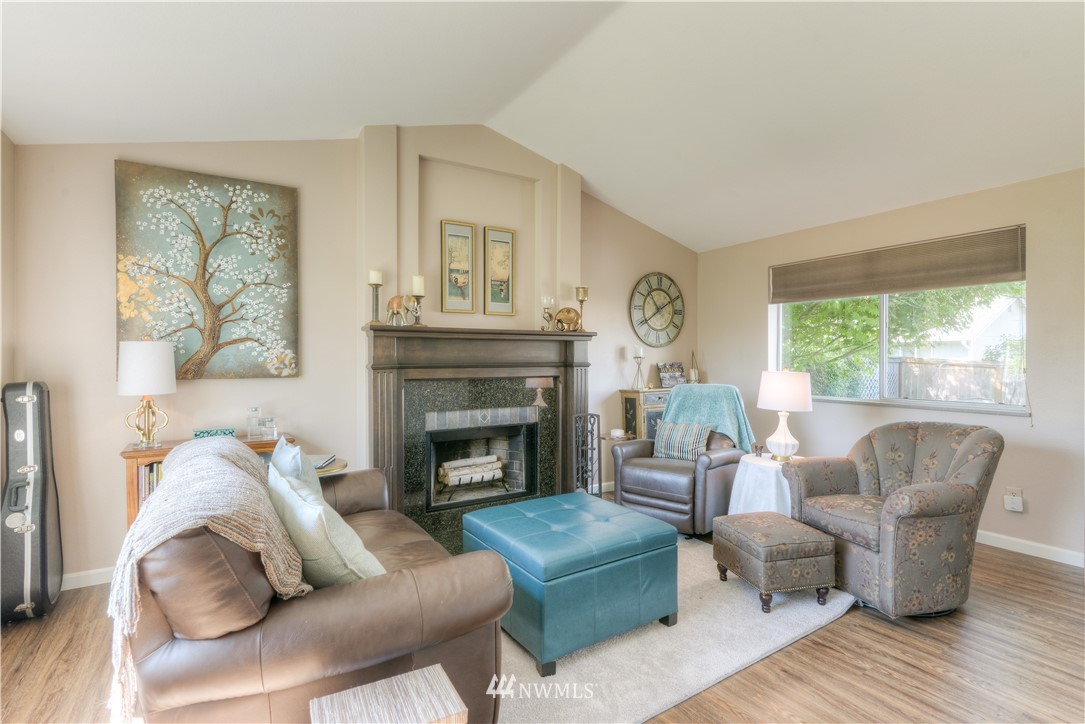 5909 Cherokee Loop Southeast Lacey, WA 98513 - Photo 4 of 35 Gallery Image 4