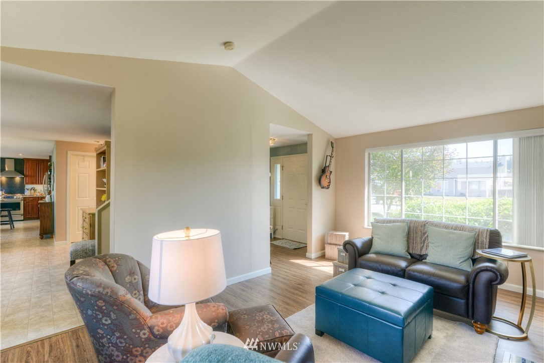 5909 Cherokee Loop Southeast Lacey, WA 98513 - Photo 6 of 35 Gallery Image 6