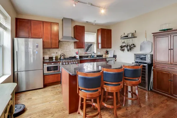 $464,900 | 1624 West Grace Street, Unit 3, Chicago, IL 60613