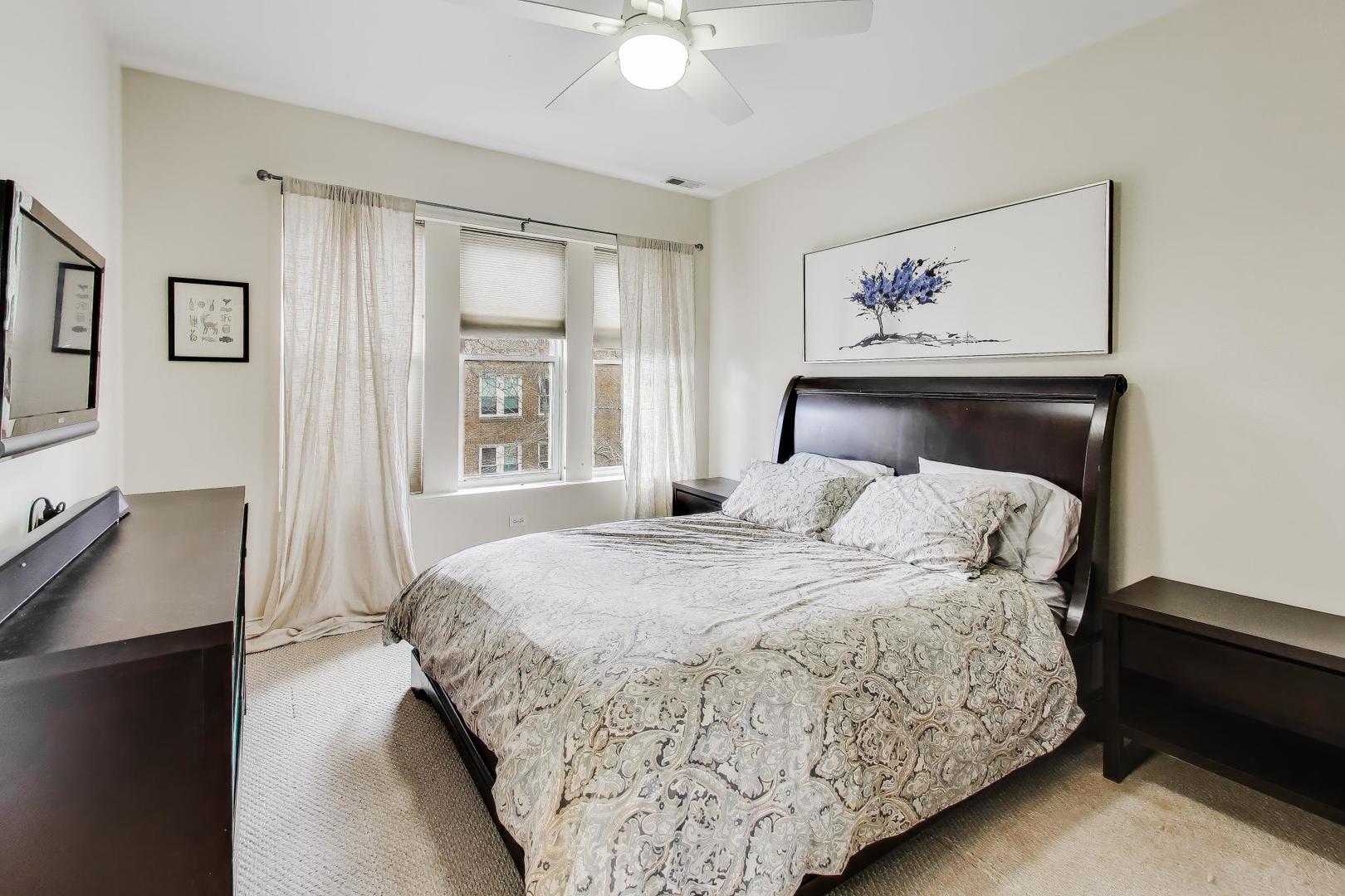 1624 West Grace Street, Unit 3 Chicago, IL 60613 - Photo 8 of 15