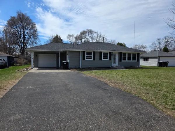 $300,000 | 2924 116th Avenue Northwest, Coon Rapids, MN 55433