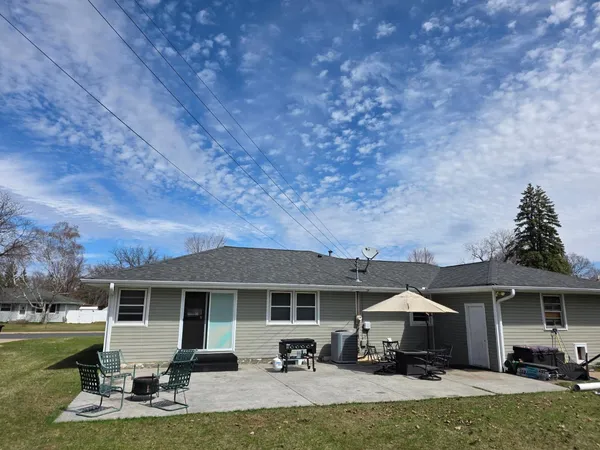 $300,000 | 2924 116th Avenue Northwest, Coon Rapids, MN 55433