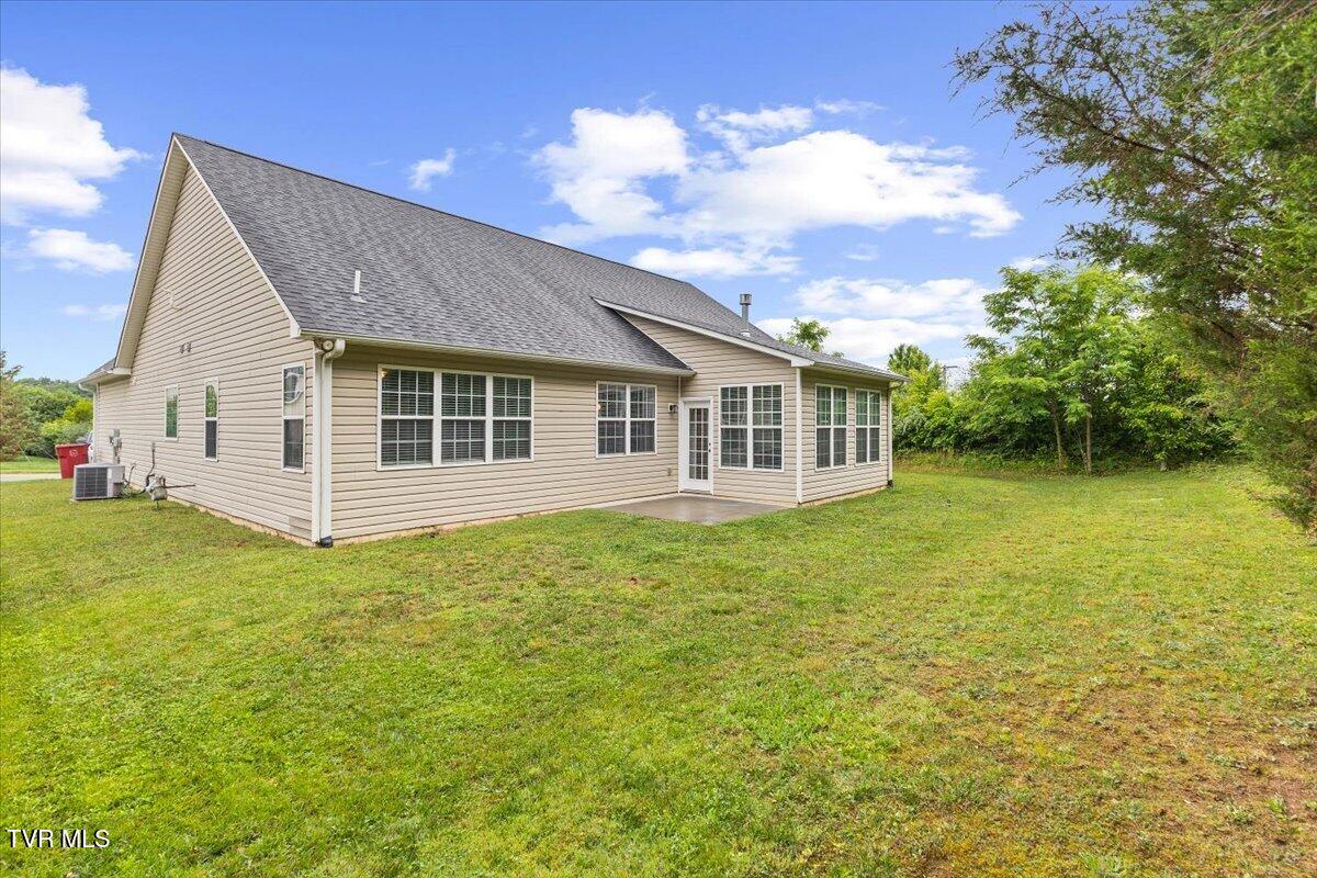 1125 Hammett Road Johnson City, TN 37615 - Photo 3 of 52 43-128A3651