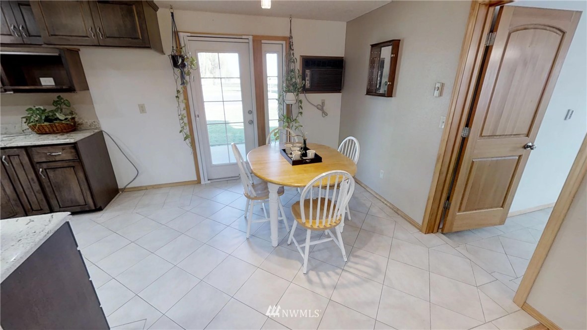 9671 Stonecrest Road Northeast Moses Lake, WA 98837 - Photo 12 of 24 Gallery Image 12