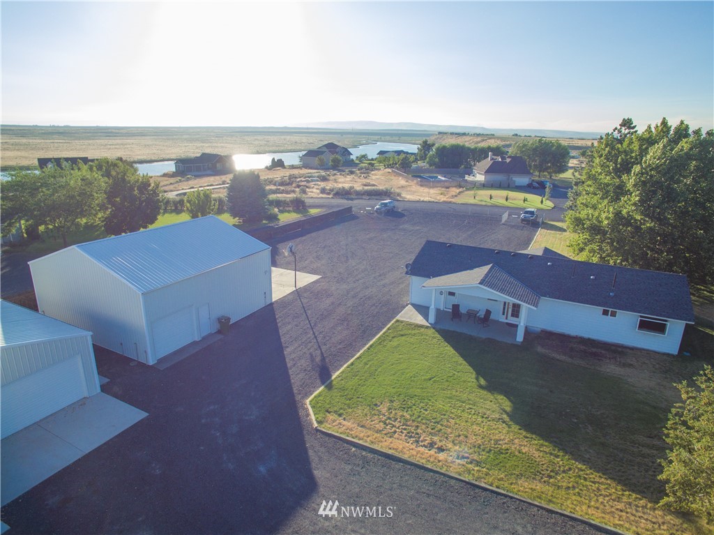 9671 Stonecrest Road Northeast Moses Lake, WA 98837 - Photo 5 of 24 Gallery Image 5