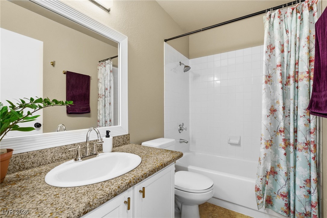 6374 Horizon Ridge Las Vegas, NV 89156 - Photo 29 of 39 Hall Bathroom