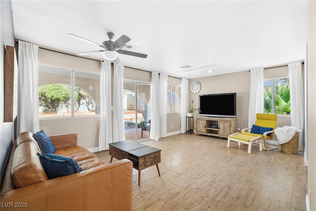 6374 Horizon Ridge Las Vegas, NV 89156 - Photo 9 of 39