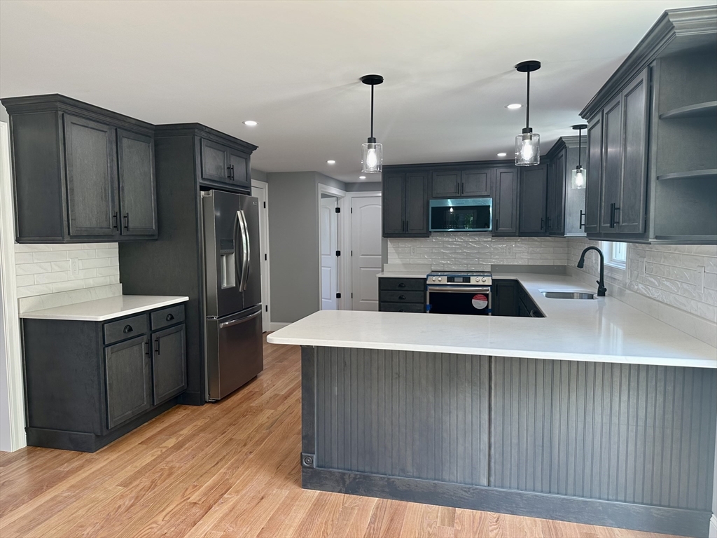 51 Bridle Road Billerica, MA 01821 - Photo 4 of 17 Gallery Image 4