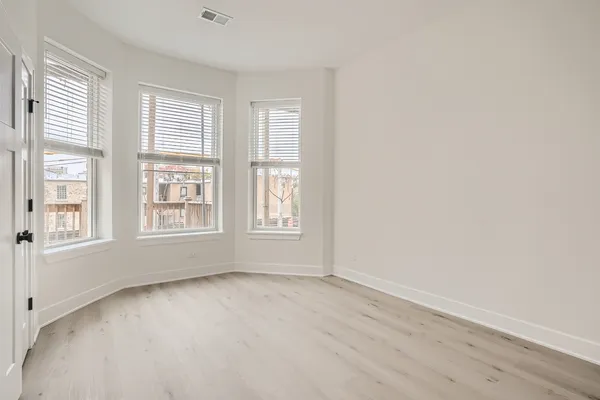 $4,950 | 3509 North Sheffield Avenue, Unit 3, Chicago, IL 60657