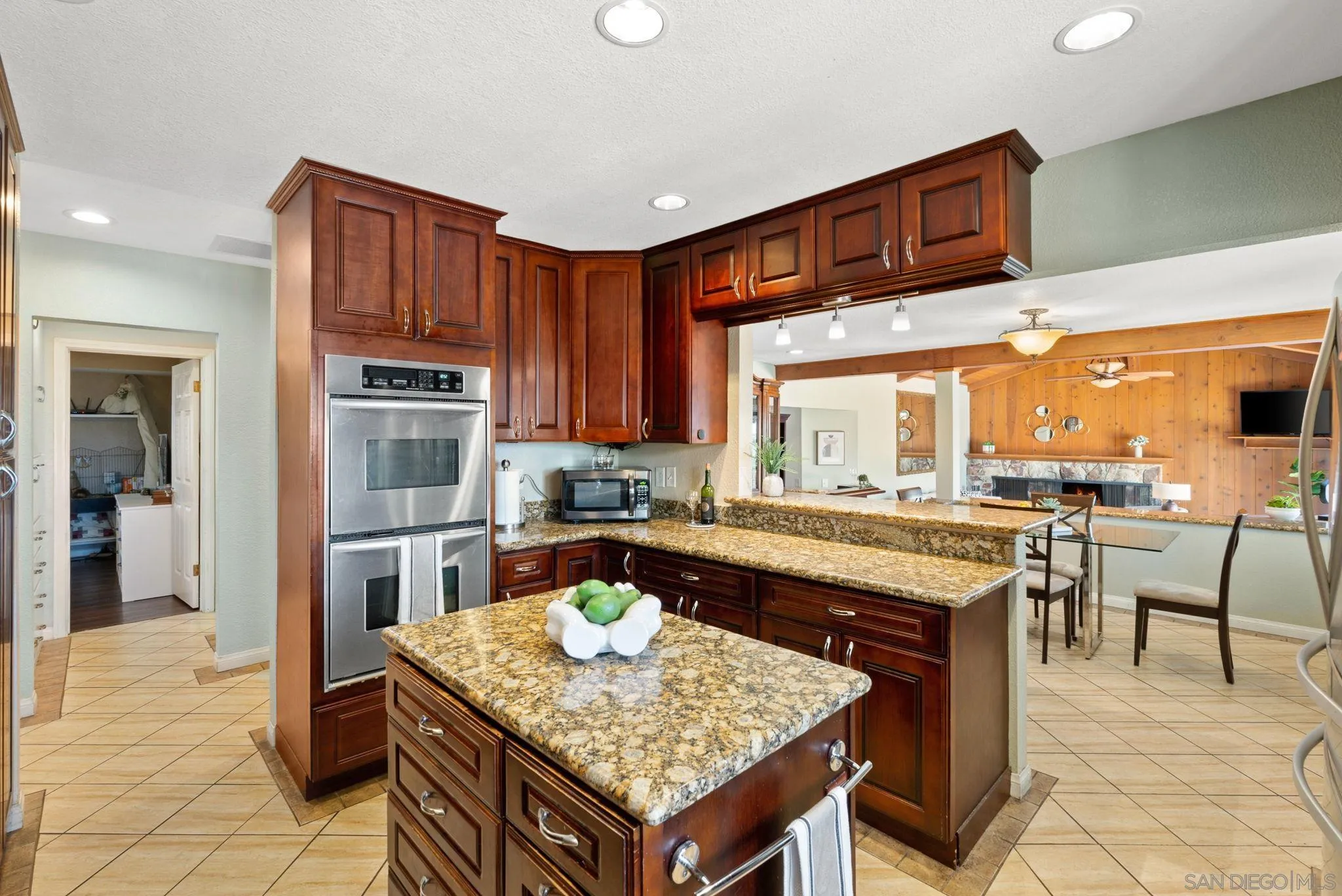 5492 Redding Road San Diego, CA 92115 - Photo 16 of 74