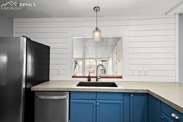 $390,000 | 817 Grand Boulevard, Colorado Springs, CO 80911