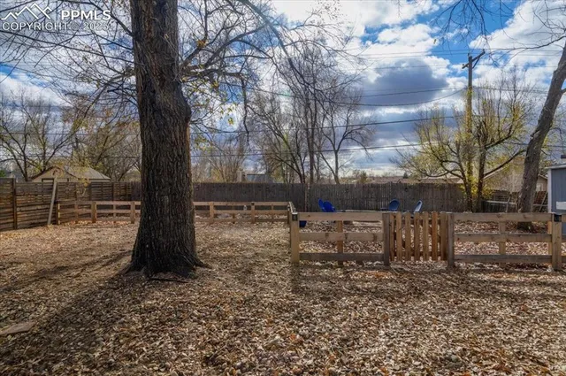 $390,000 | 817 Grand Boulevard, Colorado Springs, CO 80911