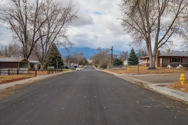 $390,000 | 817 Grand Boulevard, Colorado Springs, CO 80911