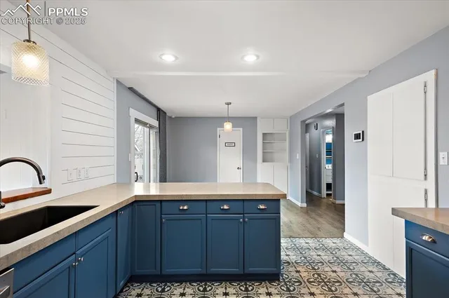 $390,000 | 817 Grand Boulevard, Colorado Springs, CO 80911