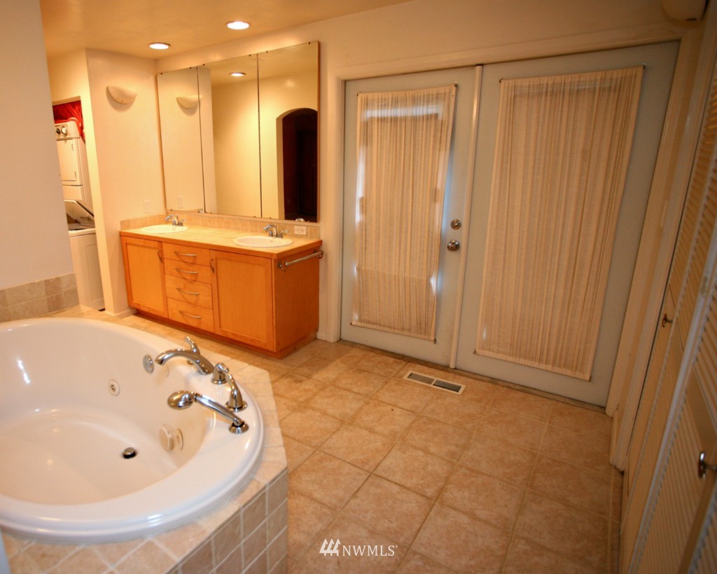 218 Hawthorn Road Bellingham, WA 98225 - Photo 14 of 15