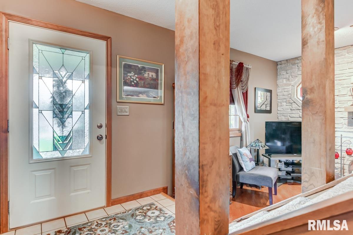 9257 Lost Spring Road Dawson, IL 62520 - Photo 8 of 50 Gallery Image 8
