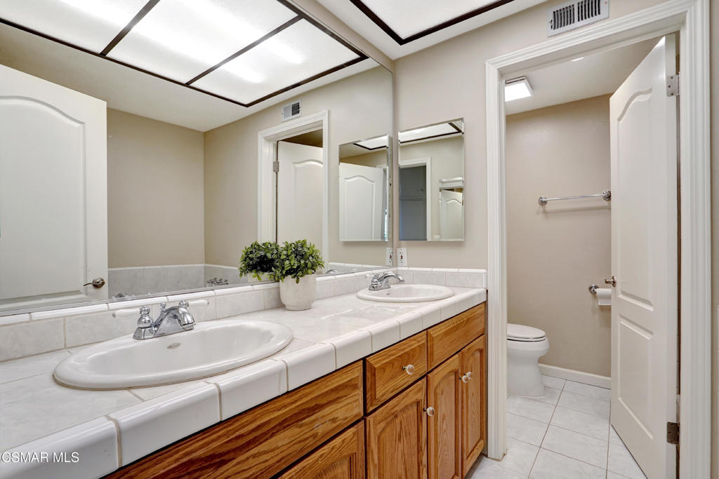 18935 Granada Circle Porter Ranch, CA 91326 - Photo 33 of 46