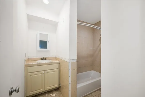 $859,900 | 220 D Street, Ramona, CA 92065