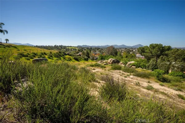 $859,900 | 220 D Street, Ramona, CA 92065