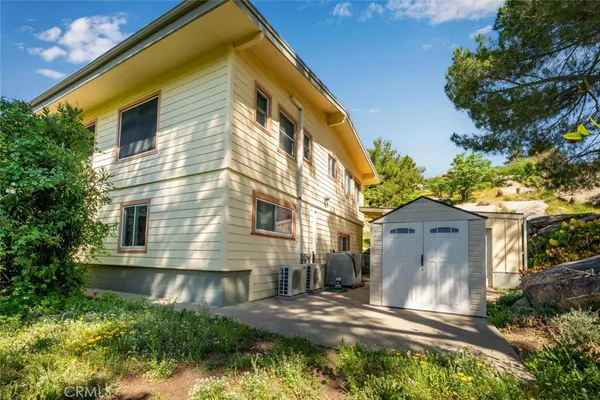 $859,900 | 220 D Street, Ramona, CA 92065