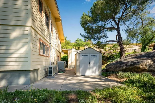 $859,900 | 220 D Street, Ramona, CA 92065