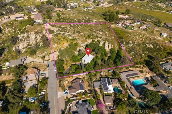 $859,900 | 220 D Street, Ramona, CA 92065