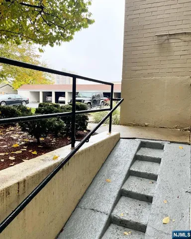 $2,550 | 2205 North Central Road, Unit 3D, Fort Lee, NJ 07024
