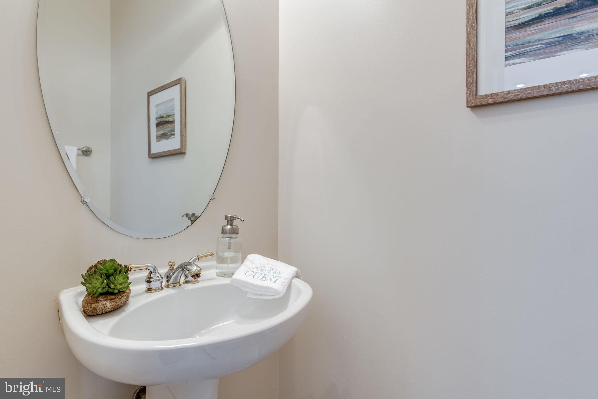 11119 Little Compton Drive Reston, VA 20191 - Photo 20 of 87 Ceramic Tile Powder Room.